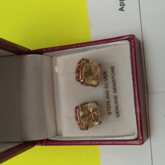 PAIR OF STERLING SILVER EARRINGS WITH GENUINE LEMON CUT QUARTZ STONES - Picture 2 of 3